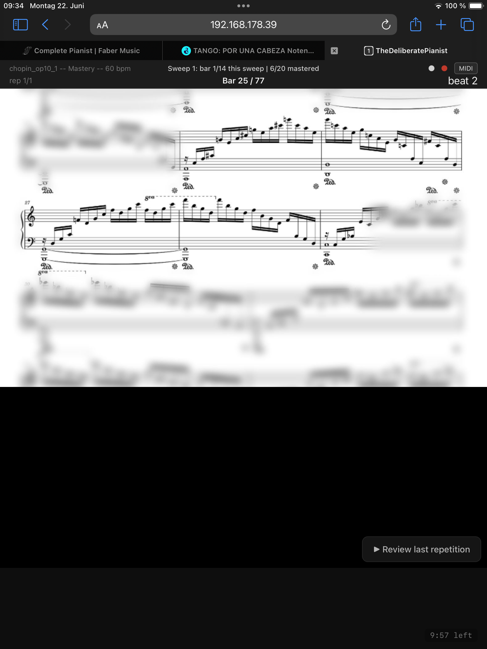Score and loop view during practice